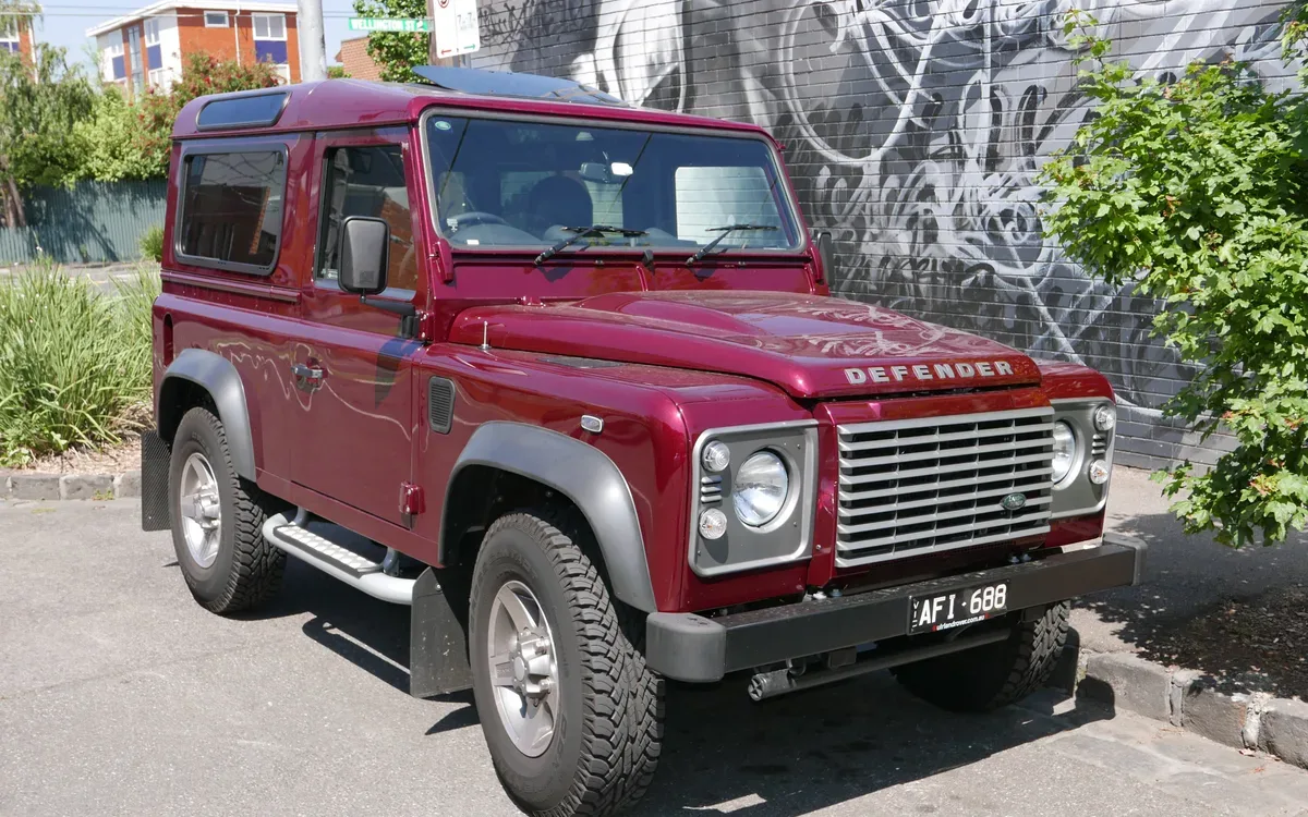 Land Rover Defender 1983-2016