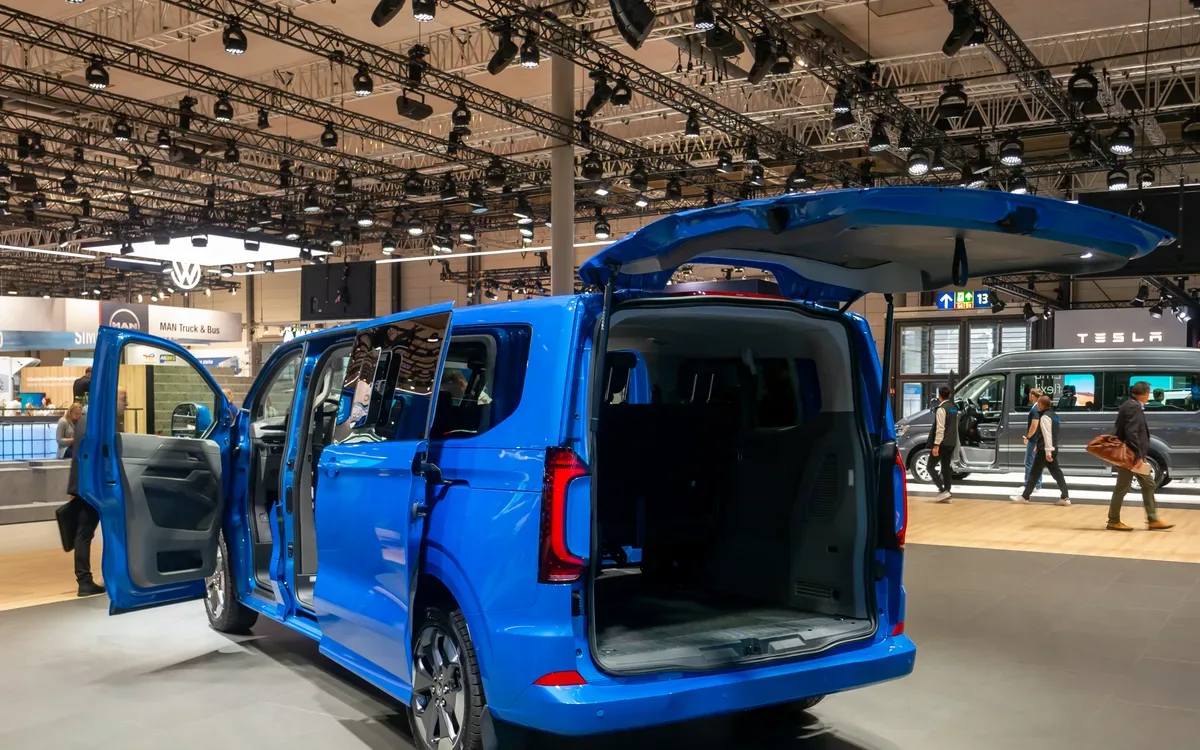 Volkswagen Caravelle 2024-now