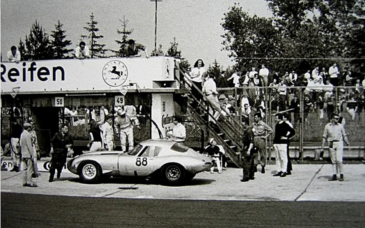 Jaguar E Type