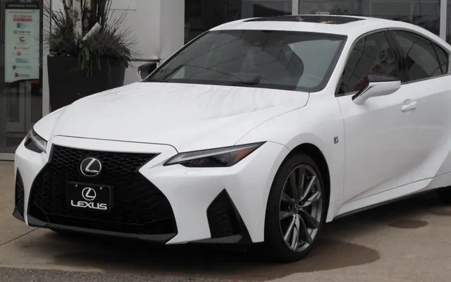 Lexus IS