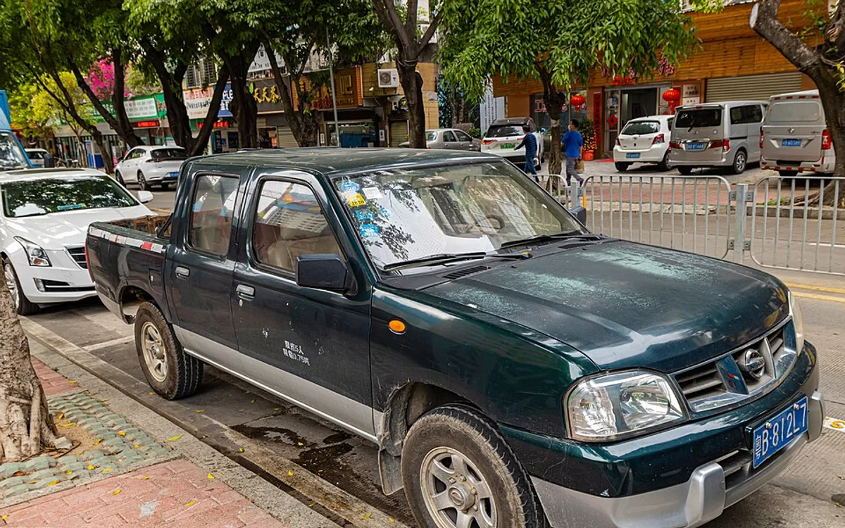 Nissan D22